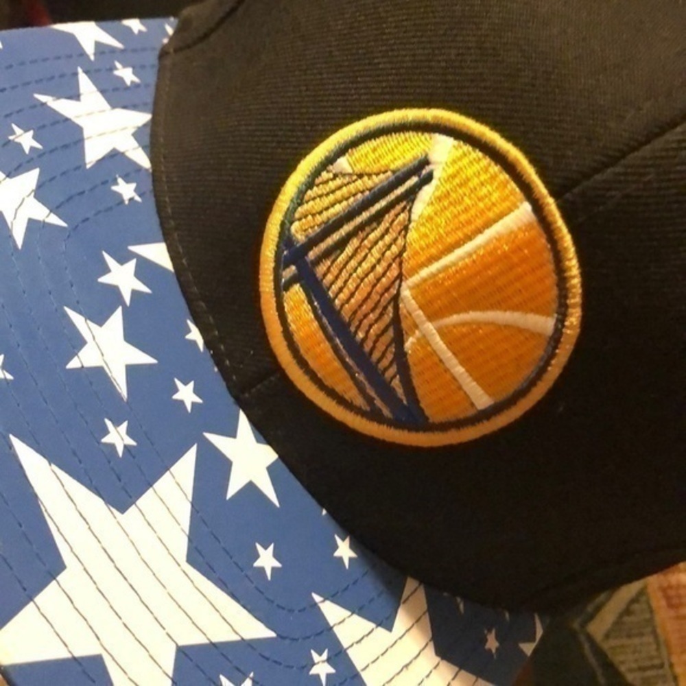 Golden state hat - Picture 2 of 5